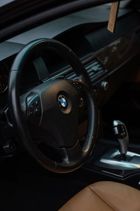 BMW Seria 5 BMW 520D E61 2008r