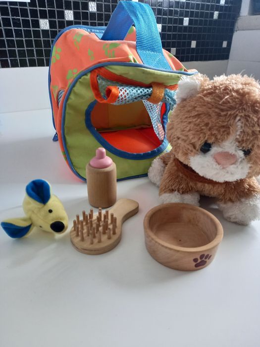 Gato de brincar com casota e acessórios da Itsmagical