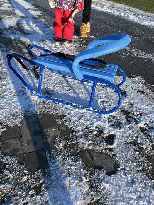 Sanki metalowe z oparciem tradycyjne niebieskie