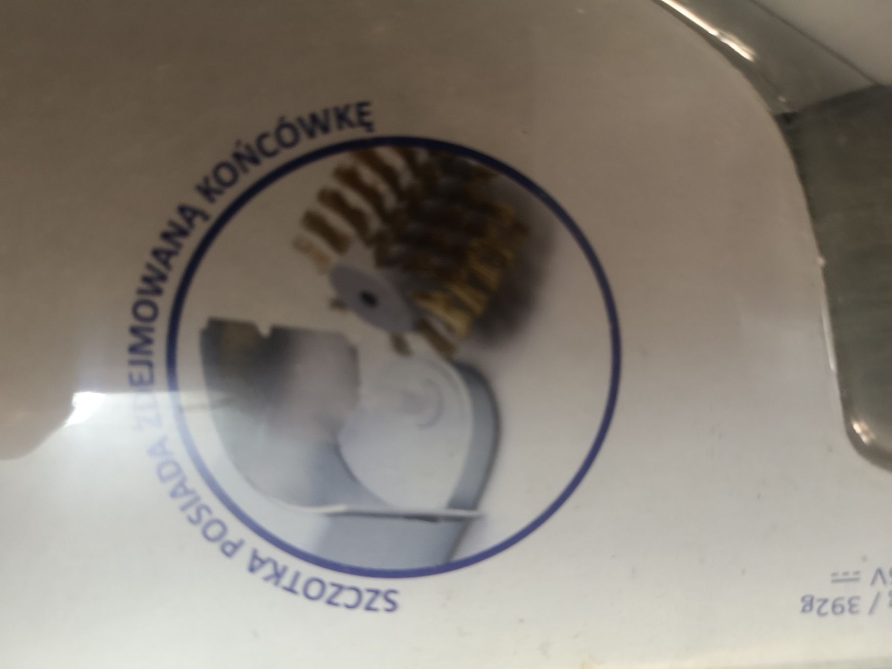 Szczotka elektryczna do czyszczenia grila