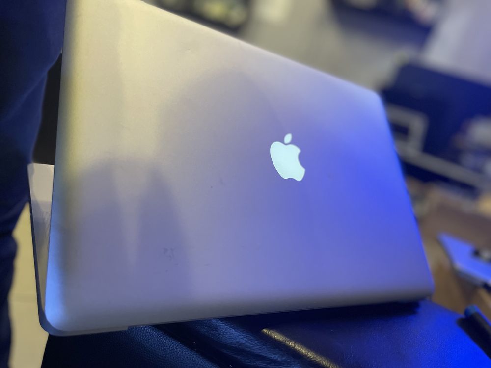 Apple Macbook  pro 15 i7 16gb ssd a1286  mat bateria nowa