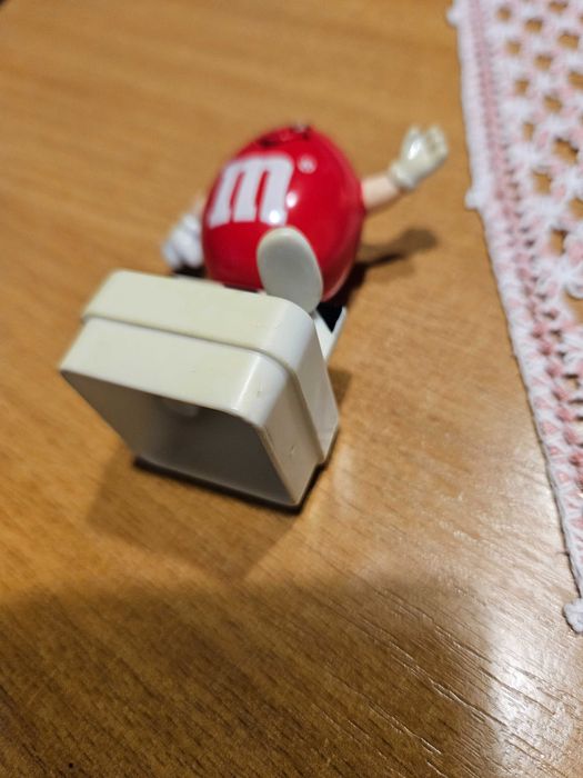 Kultowa figurka cukierki M&MS z lat 90tych