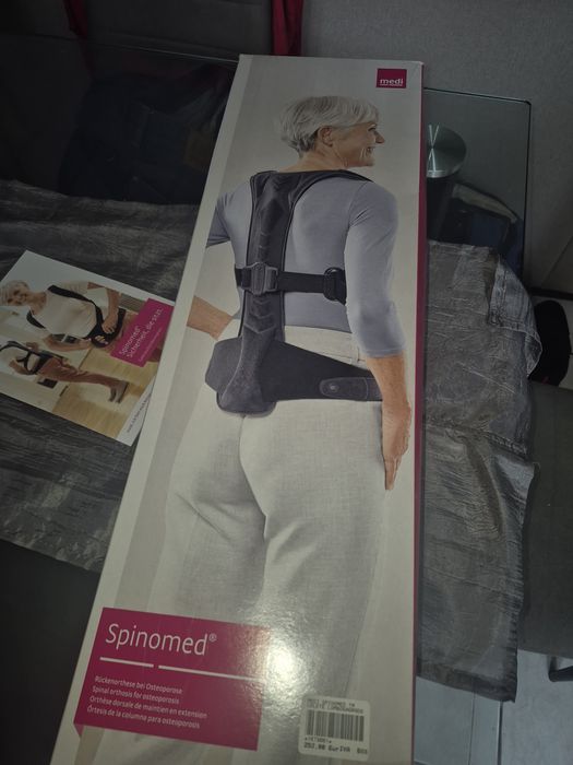 Corretor de coluna cervical  e toraxico