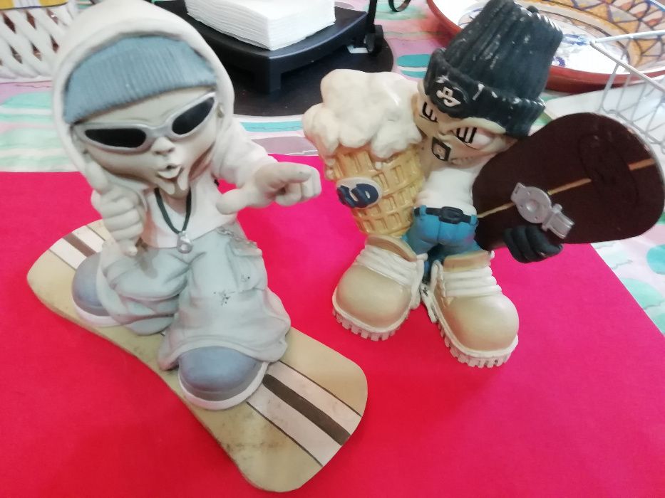 2x estatuas de snowboard da Spirit cerca de 25cm em bom estado