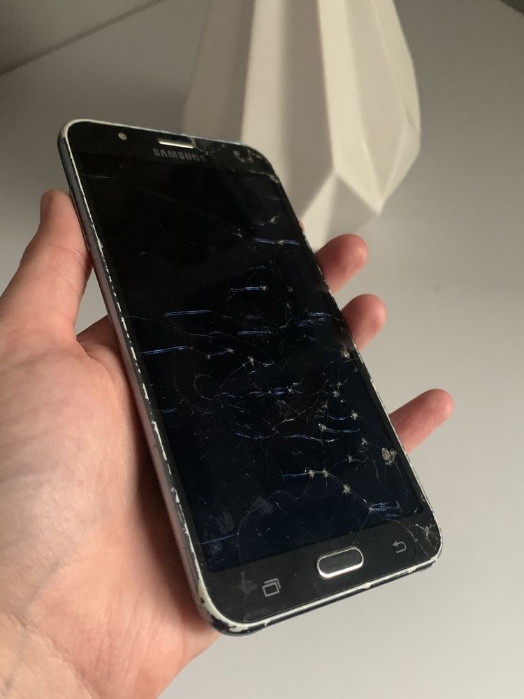 Телефон Samsung Galaxy J7 2017,самсунг,мобільний