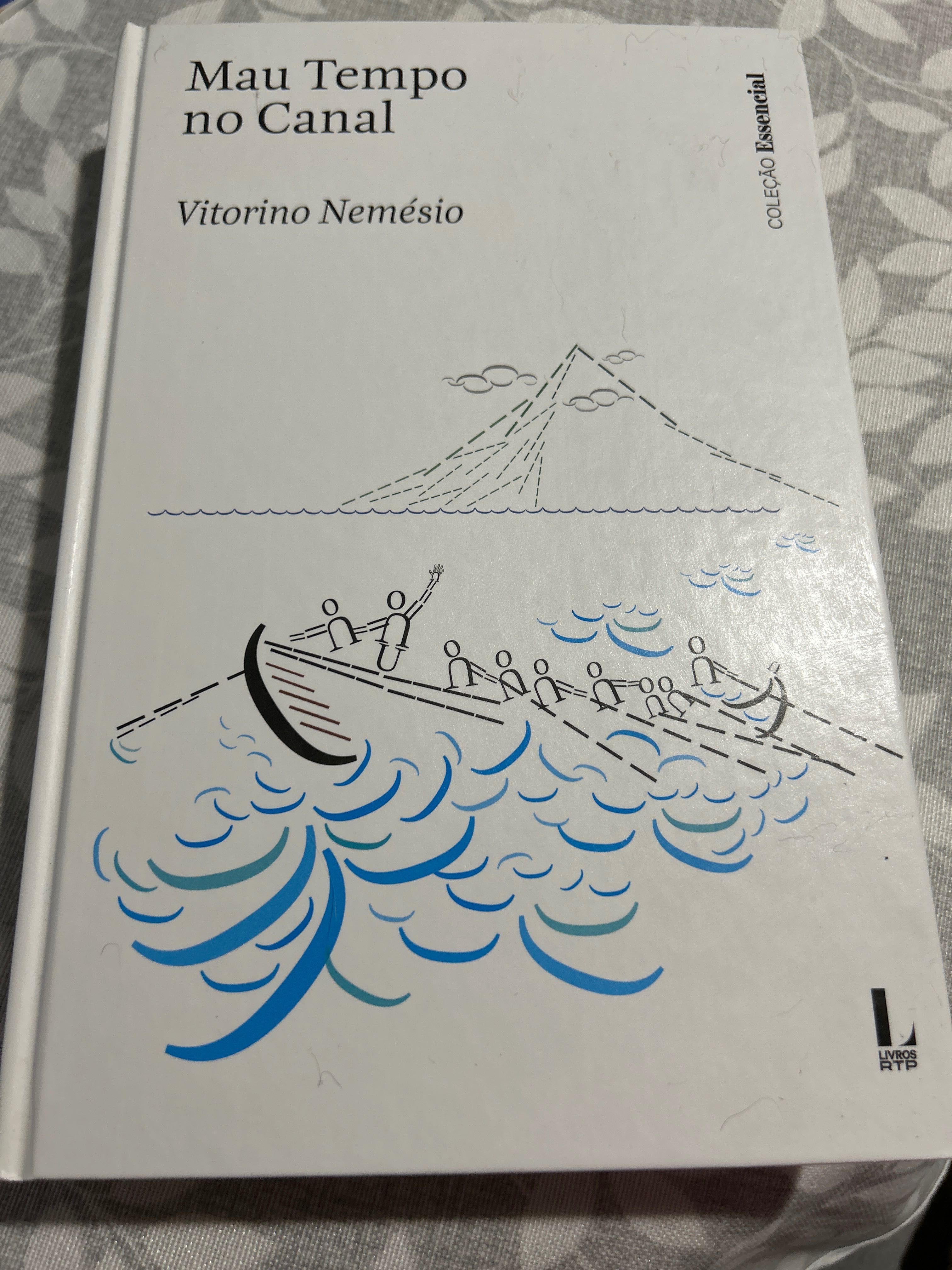 Mau Tempo no Canal - Vitorino Nemésio