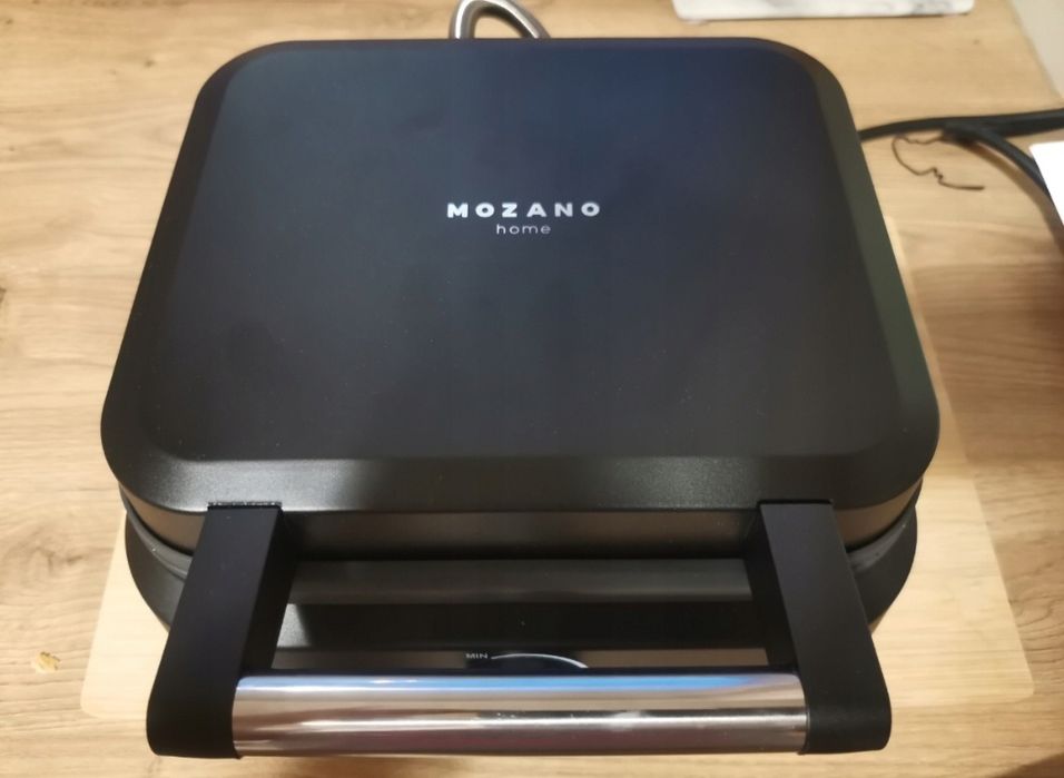 Nowa czarna marmurkowa gofrownica 2200W