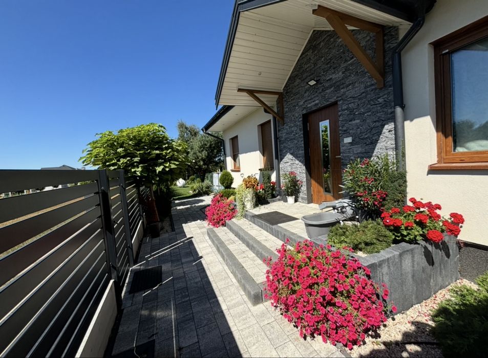 Nowy dom w Żelkowie gotowy do wprowadzenia bez nakładów finansowych