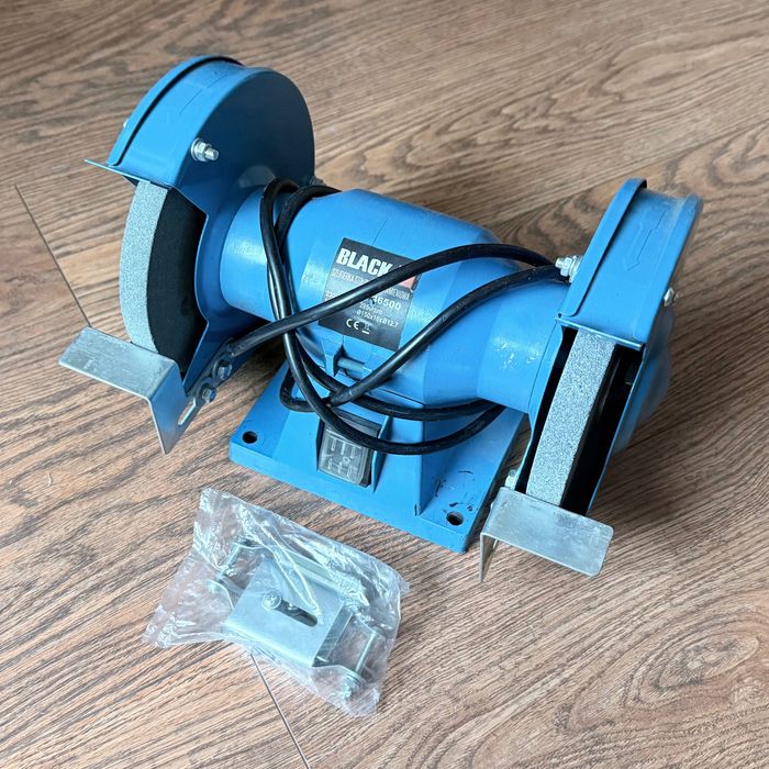 Black - Szlifierka stołowa dwukamieniowa 1550W