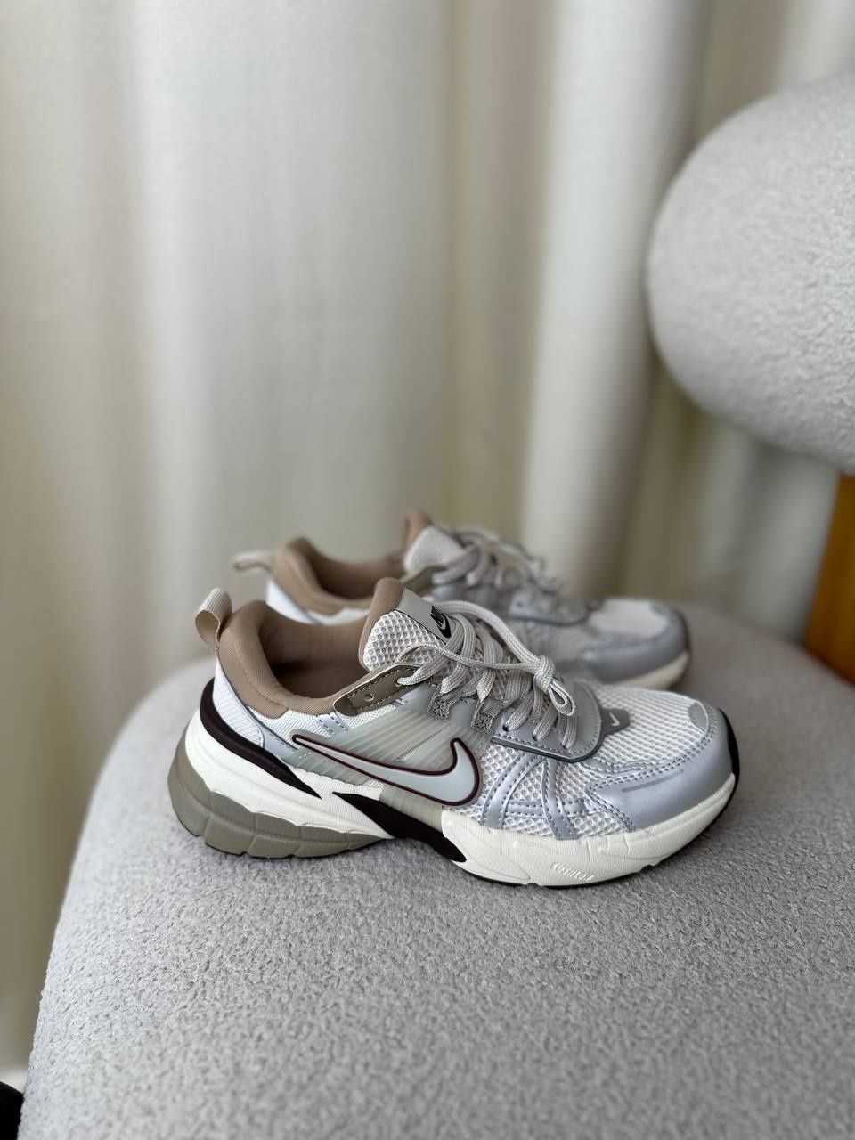 8 різних кольорів Nike Runtekk V2K