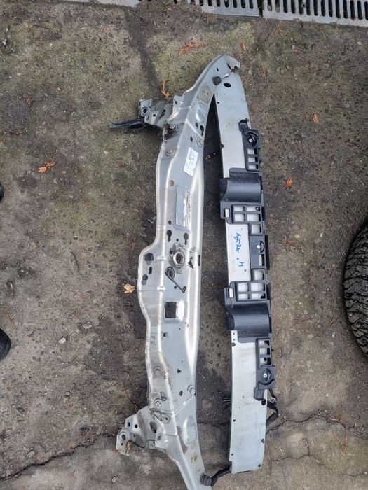 Astra H Belka zderzaka Pas przedni