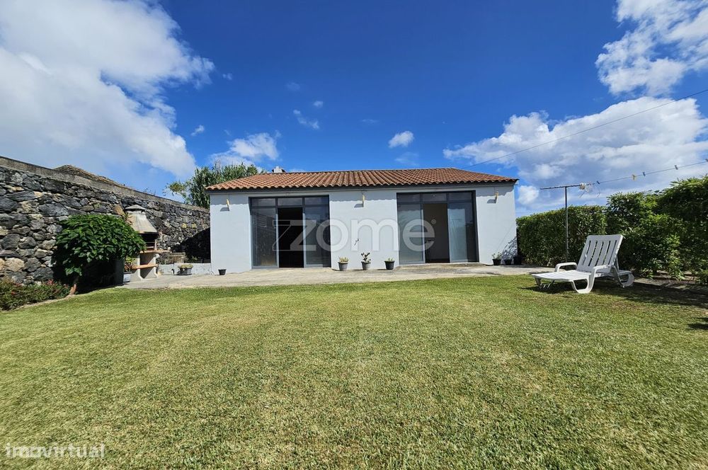 Propriedade com Duas Moradias Independentes - Feteiras