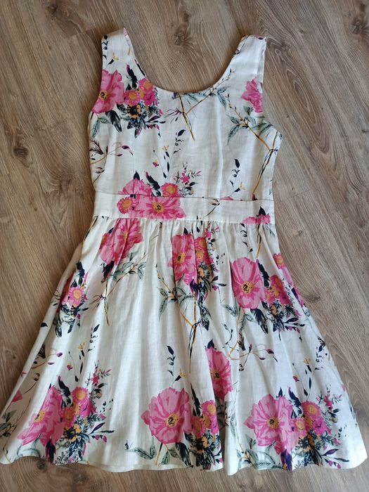 Piękna letnia sukienka lniana