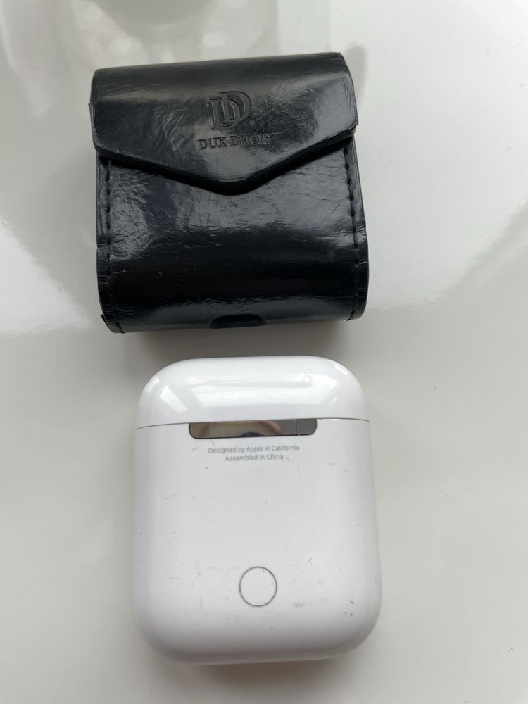 Apple AirPods 1 покоління