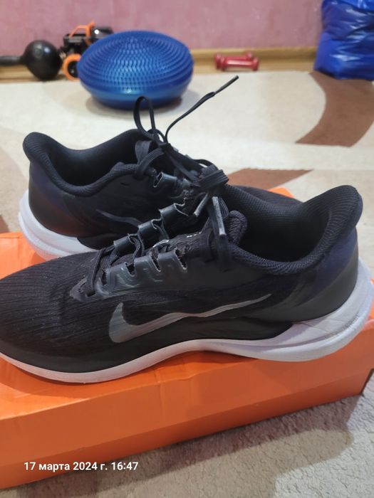 Продам кросовки Nike Air WinFlo 9