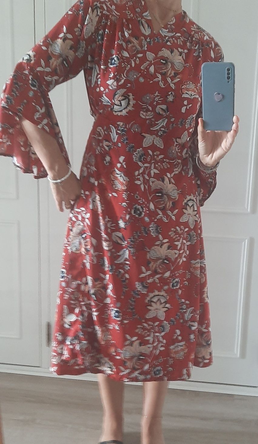 Vestido floral vermelho e bege, M,L