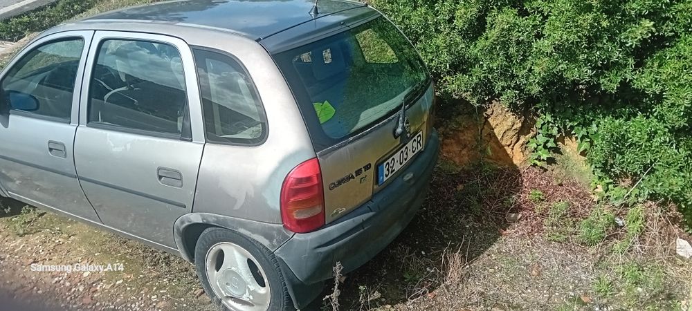 Opel corsa 4 portas