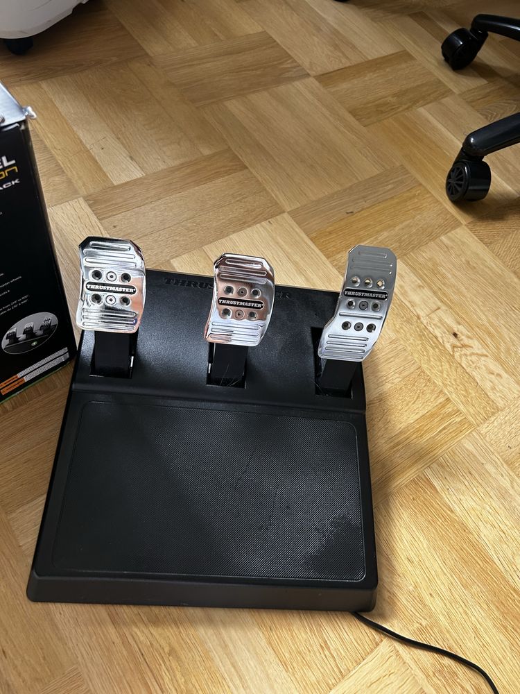 Kierownica Thrustmaster TX Lether Edition pc/xbox