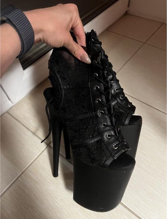 Стріпи Pleaser трійки, р38