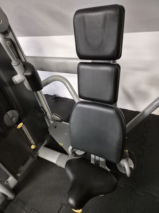 Technogym pectoral maszyna ze stosem na klatke
