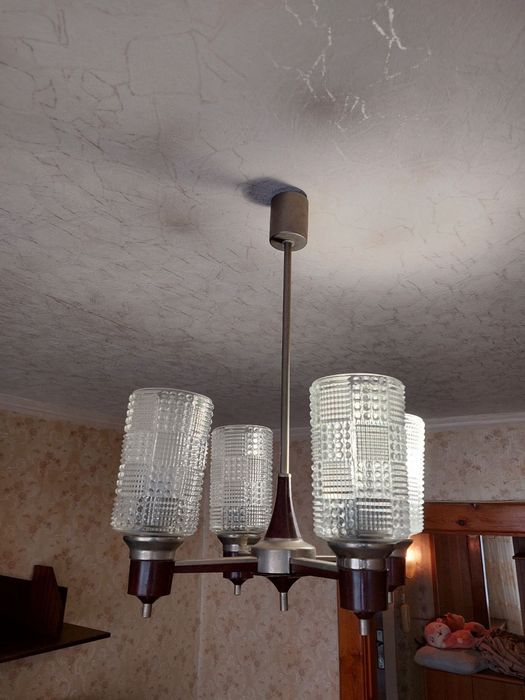 Продам чешскую люстру 1970 года