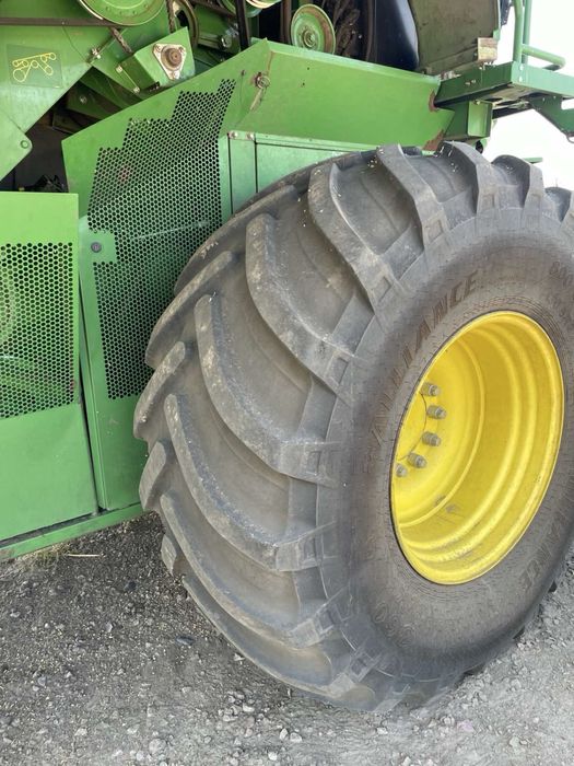 Продається комбайн Джон Дір S670 з зерновою жаткою