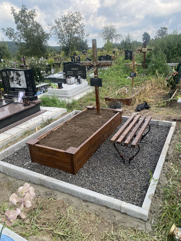 Дерев’яний надмогильник,обрамівка,надгробок,лавка на цвинтар