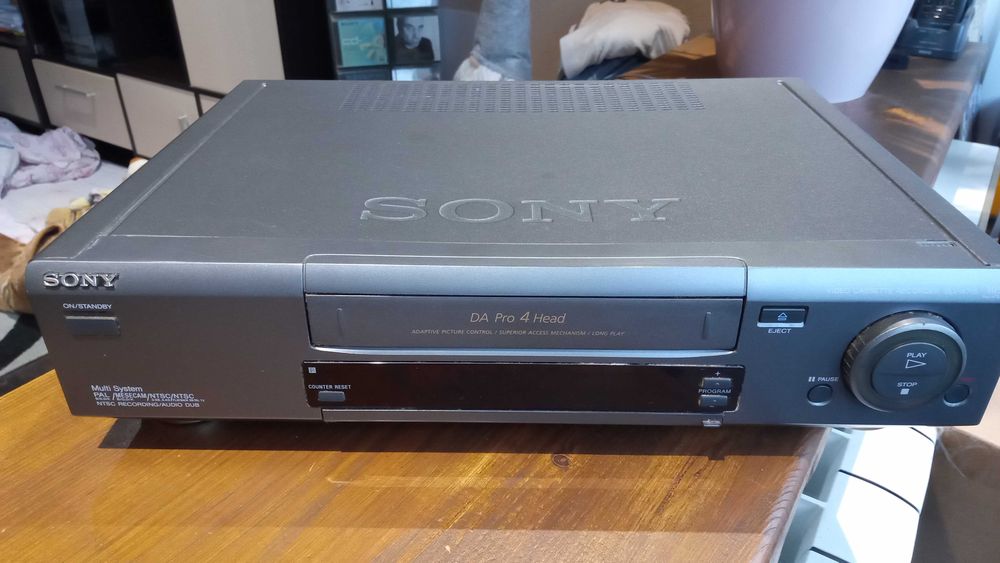 Відеомагнітофон Sony slv-x715