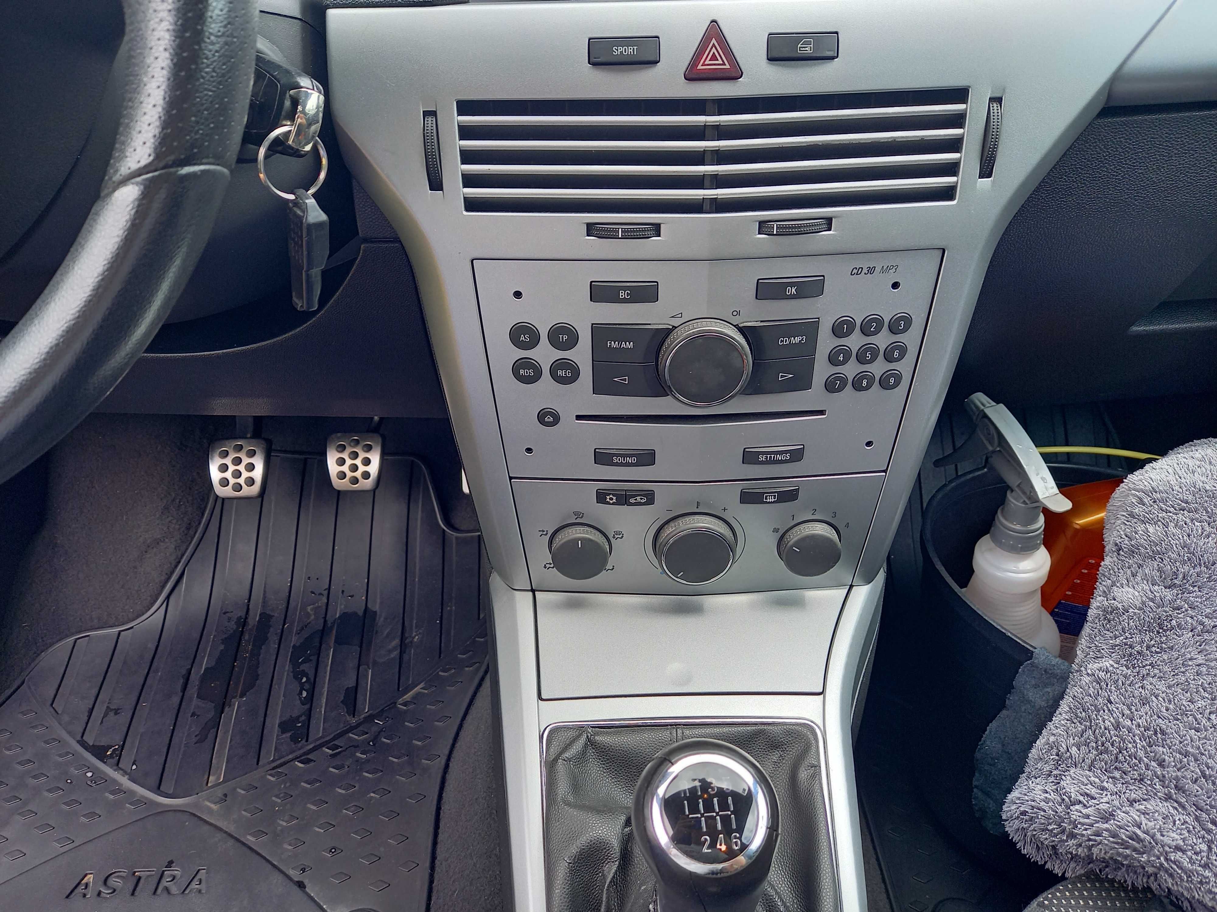 Opel Astra Sport Van - 07