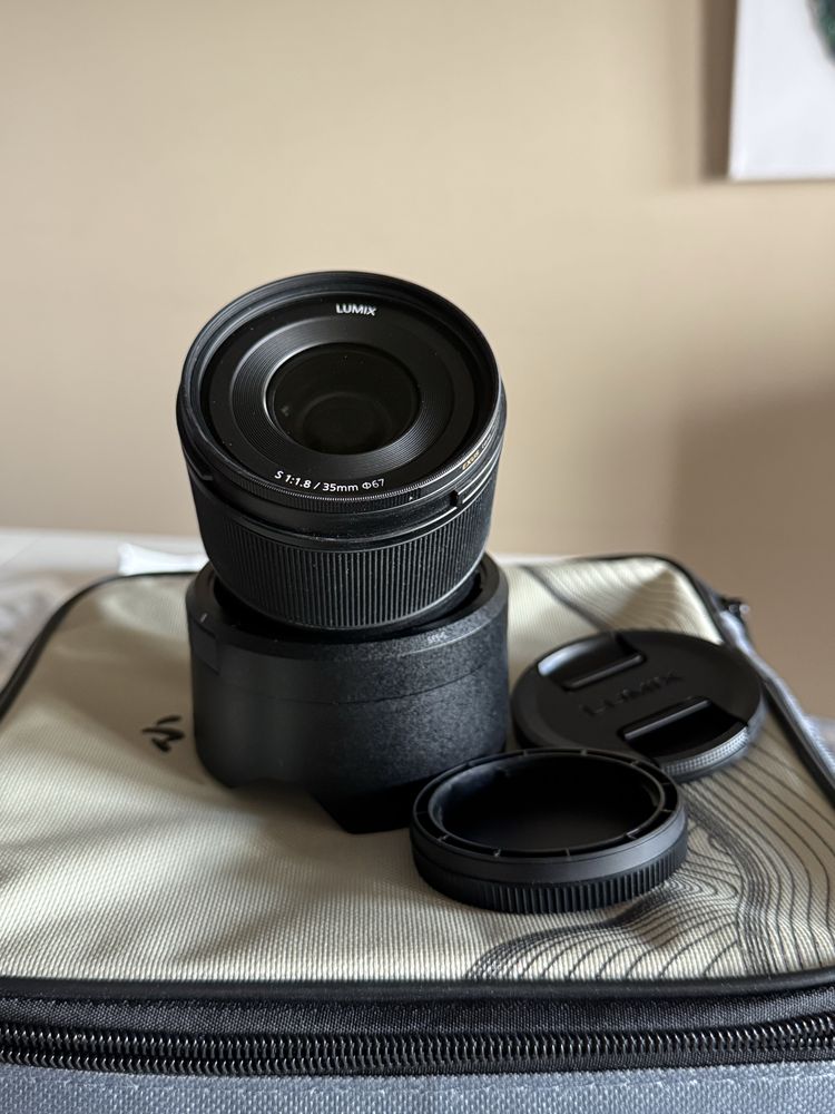 Panasonic lumix S 35mm f/1.8