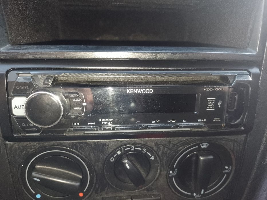 Автомагнитола Kenwoob KDC-100U