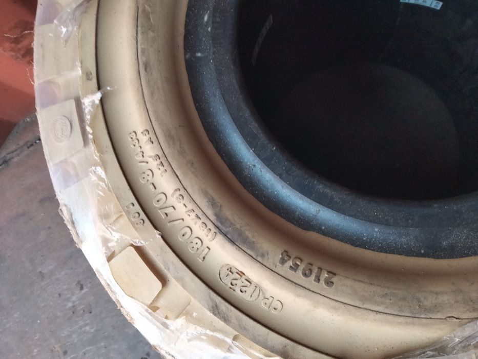 Pneus para empilhador