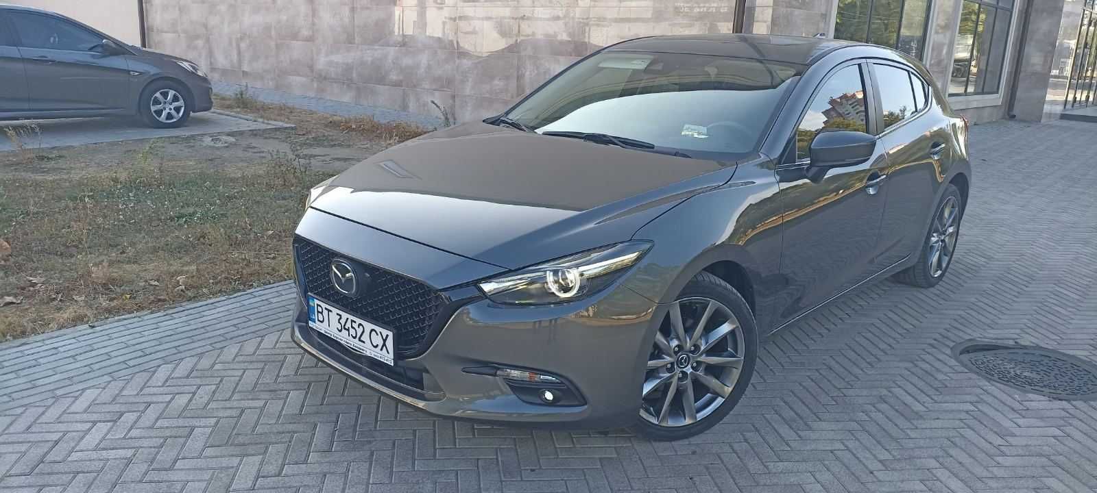 Mazda 3 2017 року 2,5 л. бензин.  Рідний пробіг 43 тис. км!