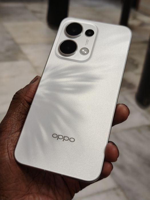 VENDO OPPO RENO 13 5G 256 GB E 12+12 de RAM , IP 69 E super bateria