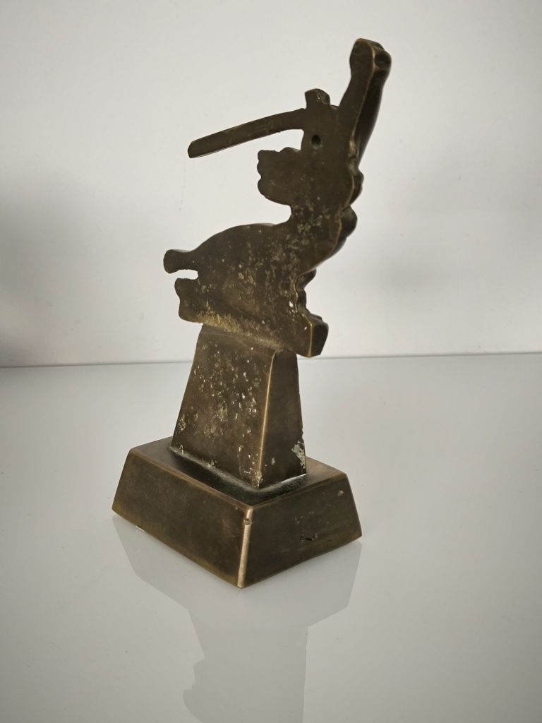 Rzeźba Pomnik Nike Warszawa statuetka PRL mosiądz brąz