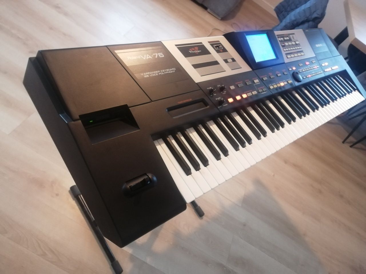 Roland va 76  korg  Yamaha roland