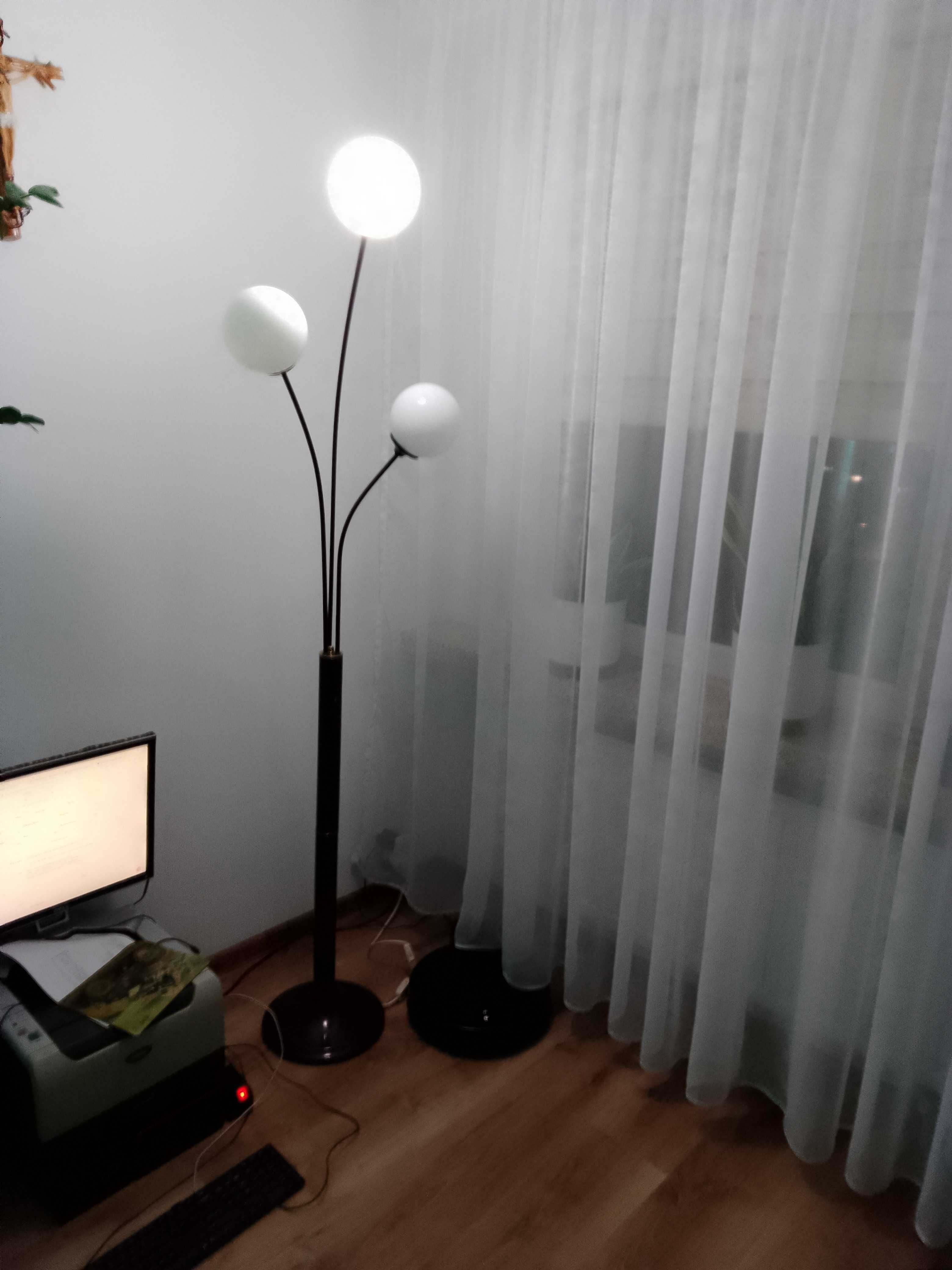 Lampa Stojąca 3xKULA trzy możliwości świecenia