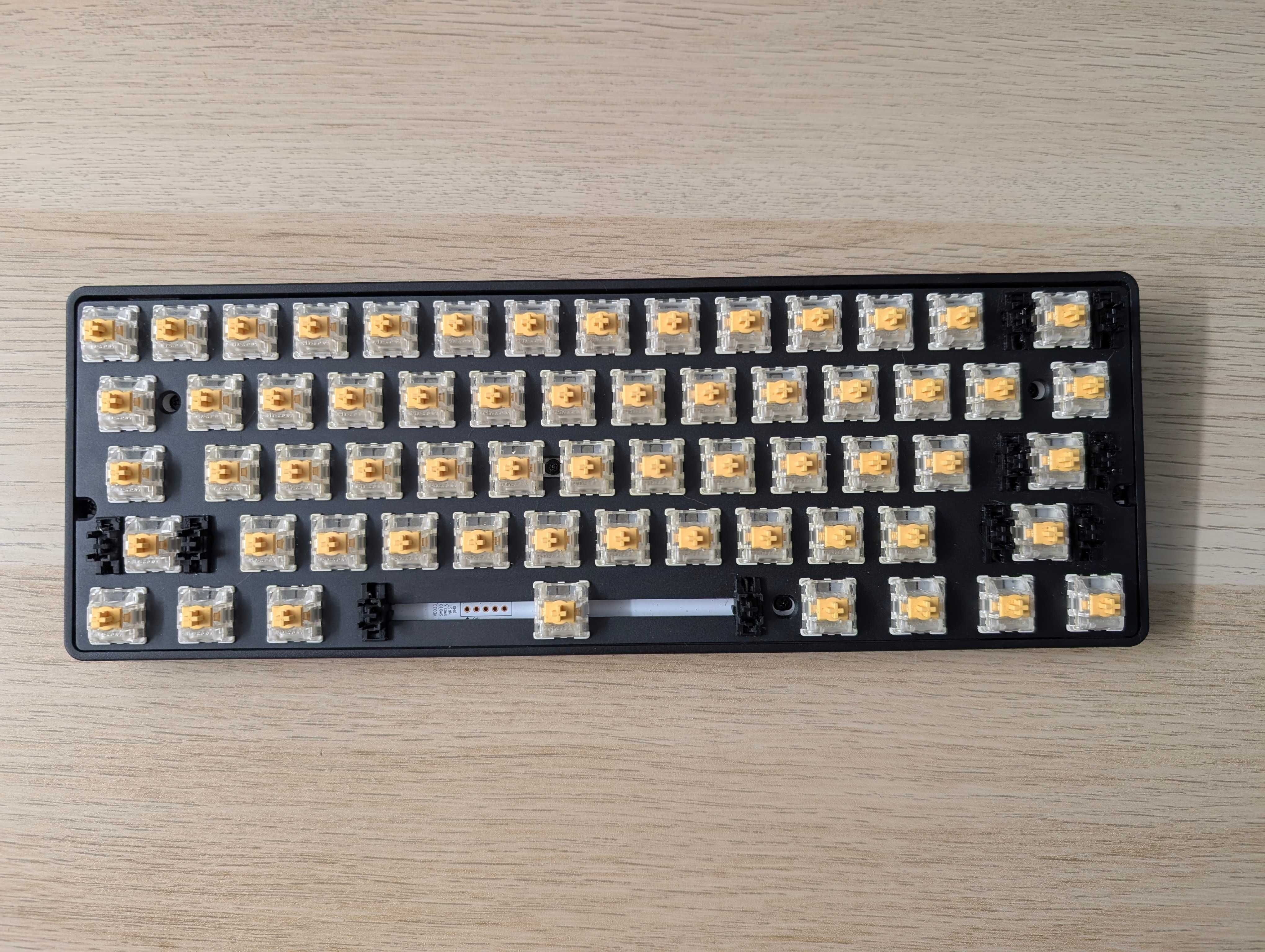 SteelSeries Apex 9 Mini - US Layout - Como Novo
