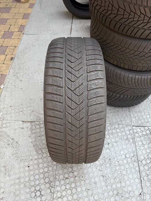 275-45 R20 110V Pirelli Scorpion Winter (BMW) Run Flat RSC розпаровка