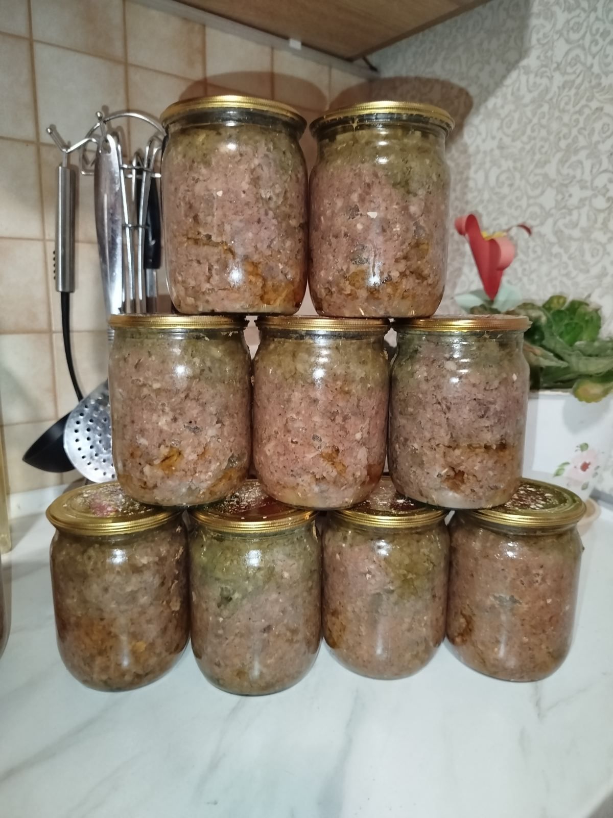 Свіженький свинячий паштет.