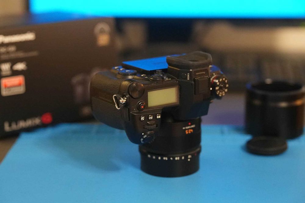 Фотоапарат Panasonic Lumix DC-G9 body з дод. комплектом.