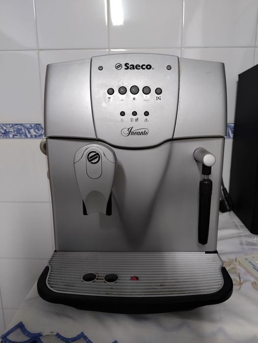 Máquina de café Saeco Incanto automática