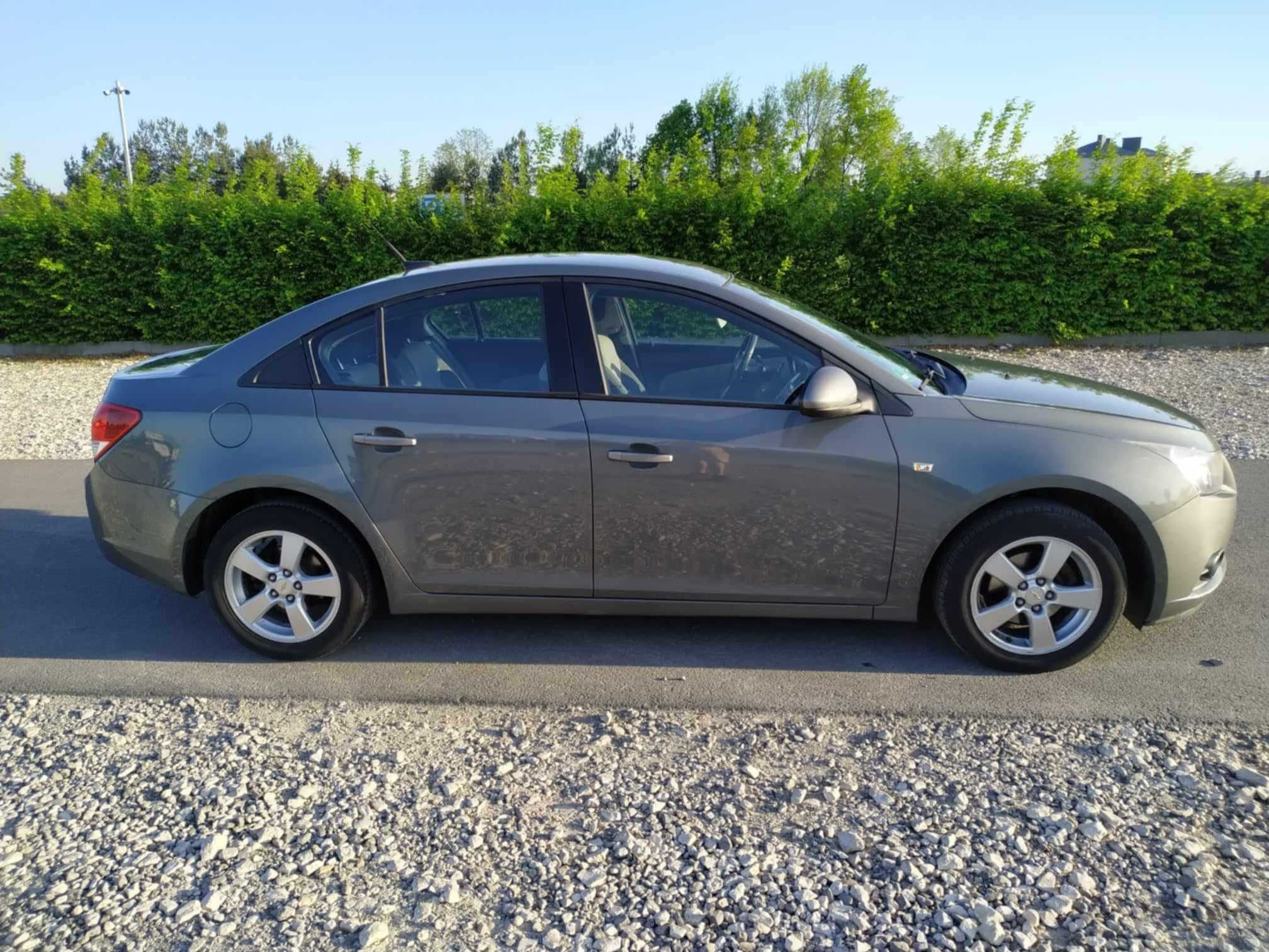Chevrolet Cruze 1.6 BENZYNA SEDAN