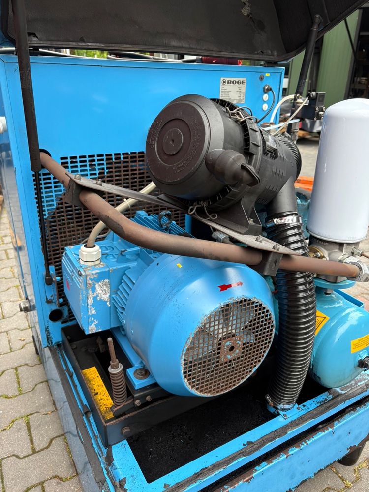 Kompresor srubowy 22kW 3m3 10 BAR