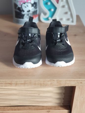 Buty sportowe dla dzieci Nike rozmiar 23.5 cm