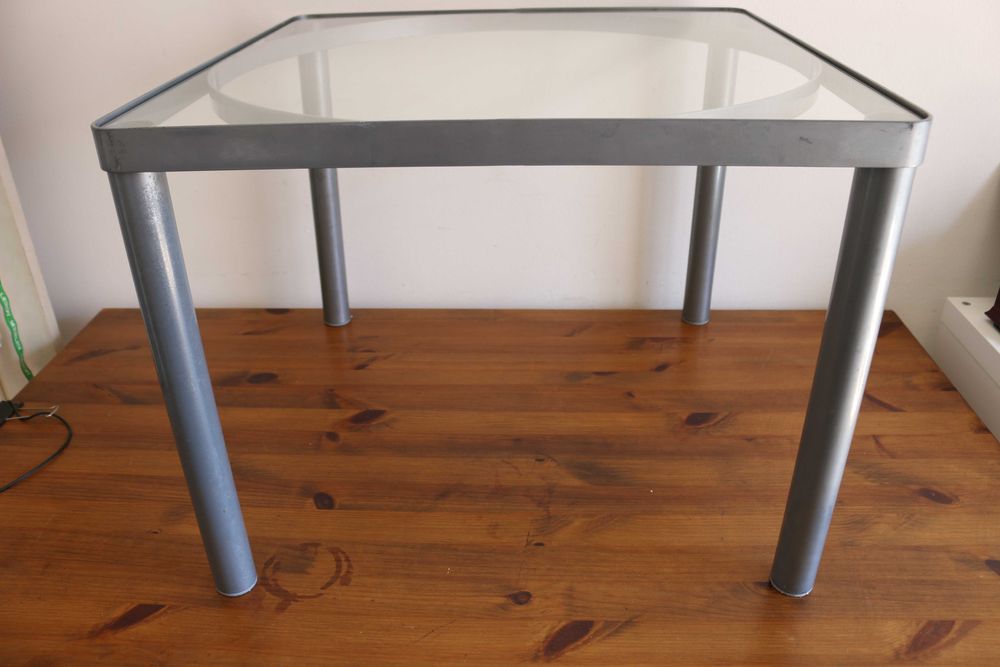 Mesa de centro / apoio metália IKEA