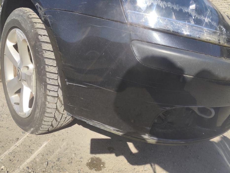 VW Golf V zderzak przód przedni czarny grill LC9Z