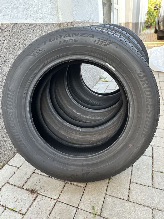 Шини Bridgestone 215/60 R17 2023 літо