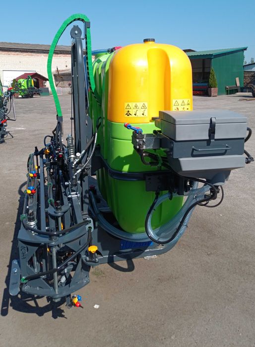 Обприскувач навісний 1000л/16м Tolmet