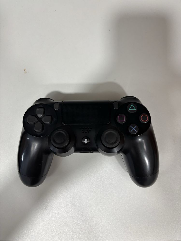Playstation 4 em otimo estado!!
